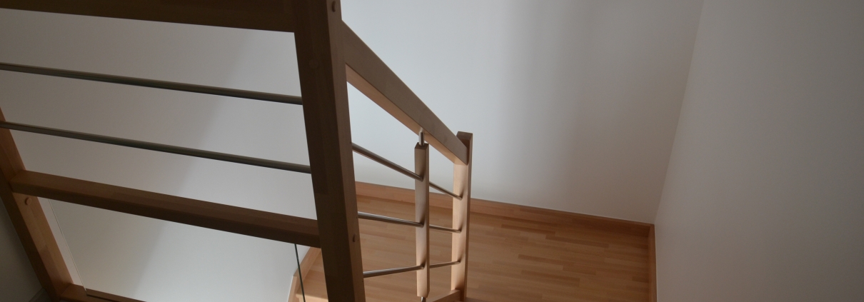 Escalier bois dans une construction neuve, haut rhin, alsace